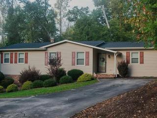 Cozy home near golf & casino! - Danville - 8