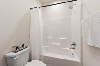 NEW Cracklin House Luxury Amenities Fast WiFi 65 TV - Lafayette - 2