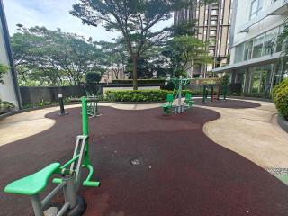 Cozy 1BR Casa De Parco Apt with Pool & Gym - Samporo - 9