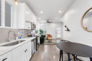 Boudin House Luxury Amenities Prime Location WiFi - Lafayette - 5
