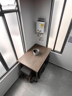 303-Ideal location & comfort - 1