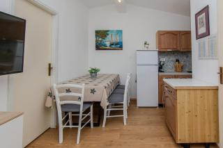 Apartments with a parking space Vir - 24319 - Vir - 1