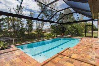 Casita Cabo Coral on the Canal with Salt Pool and Spa - Cape Coral - 7
