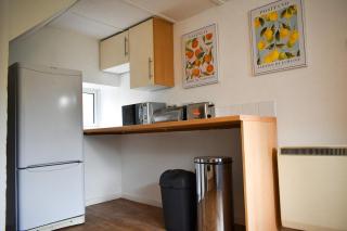 3 Bedroom Home By Littlepiggyrentals Short Lets & Serviced Accommodation Northampton With Parking & Wi-Fi - Northampton - 3