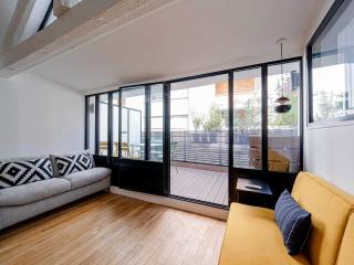 Marais Area - Outdoor patio - A C - 2BDR - 7
