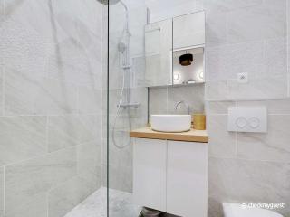 Chic apartment in Paris for couple - 7