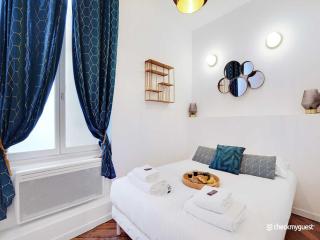 Chic apartment in Paris for couple - 2