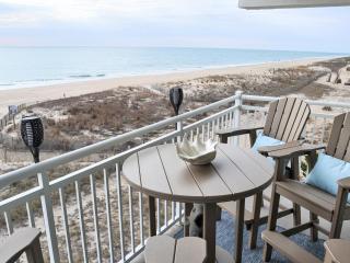 Couple's Getaway! Oceanfront Oasis - Corner Balcony, Beach Views, Full Kitchen, Steps to the Sand - 0