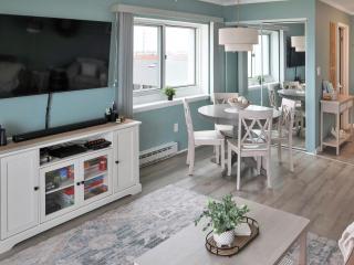 Couple's Getaway! Oceanfront Oasis - Corner Balcony, Beach Views, Full Kitchen, Steps to the Sand - Worcester House 401 - Ocean City - 3