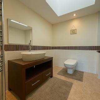 Stylish Penthouse With City View In North Finchley - Finchley - 3