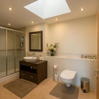 Stylish Penthouse With City View In North Finchley - Finchley - 4