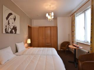 Former hotel in the centre and at 50 metres from the beach in Panne - La Panne - 2