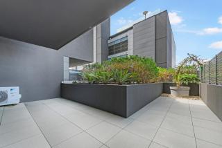Ashfield 1BRStudy Room Huge Balcony Sleeps 4 - Sidney - 3
