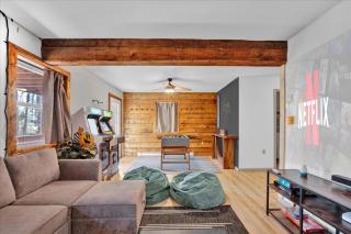 Chalet Lake, Movie Theater, Hot Tub, Arcade - Gouldsboro - 4
