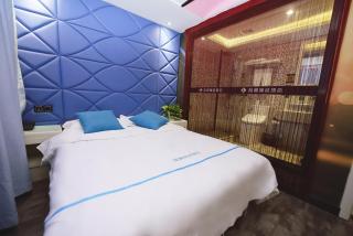 Longchen Holiday Hotel - Shanghai - 1