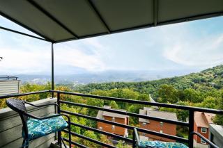 Spacious Gatlinburg Condo With Million Dollar Mountain Views - Gatlinburg - 1