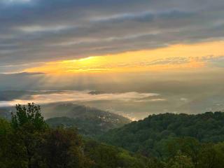 Spacious Gatlinburg Condo With Million Dollar Mountain Views - Gatlinburg - 9