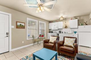 Elm Street Bungalow - Seguin - 3