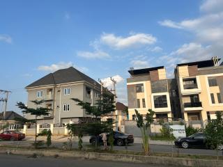 Konar-Apts, 2 bedroom shortlet with Balcony at Wuse 2 extension, Upscale Jahi District, 24hrs power, Security, WiFi, - Abuja - 4