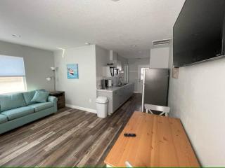 Cottage 22, The Boathouse - Dora Canal Court - a downtown, waterfront community - 5