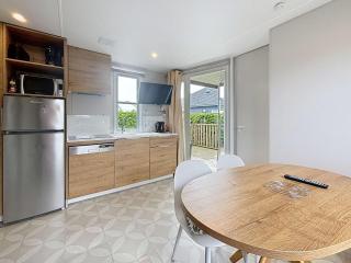 Mobil-home de Grand Confort à 200m de la plage avec piscine chauffée, 2 chambres, parking, wifi inclus - FR-1-361A-44 - 6