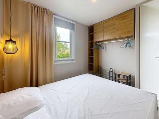 Mobil-home de Grand Confort à 200m de la plage avec piscine chauffée, 2 chambres, parking, wifi inclus - FR-1-361A-44 - 1