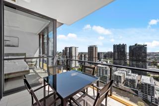 Stunning 1B in South Bank with River & Mountain View - Brisbane - 8