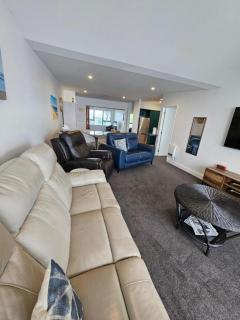 Luxury Beach Escape - 6 Adams Ave Mt Maunganui - Mount Maunganui - 5