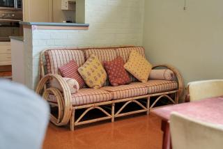 Coachman's Cottage - Cosy Charm, Pets Welcome - Orange - 2