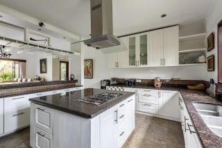 5 Bedroom Luxury Villa With Huge Garden & Pool 150-Metres To Seminyak Beach - 1
