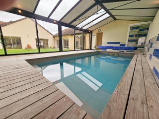 Gîte Tourangelle avec Piscine Intérieure, Wifi, Jardin - FR-1-381-619 - Assay - 0