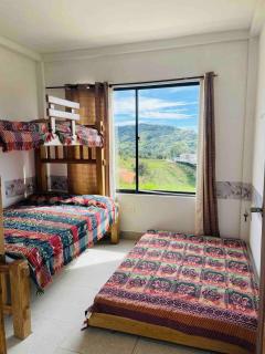 180 degree Mountain View with good size pool - 7