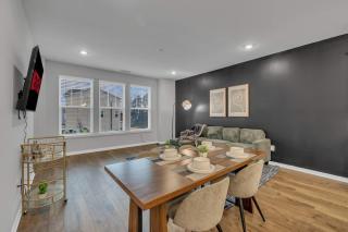 Luxurious King 3BR Townhouse Mins to Downtown! - Durham - 7