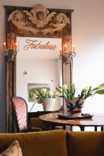 Bespoke Abortsford Apartment - 8