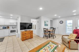 Coastal Camelot - Walk to Surfside Beach Duplex - Myrtle Beach - 9