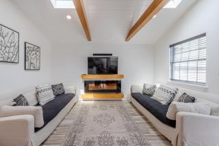 Bayview Cottage - Sun deck, pool, and more! - 5