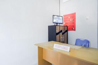 RedDoorz Plus at Hotel Lestari Karema Mamuju - 1