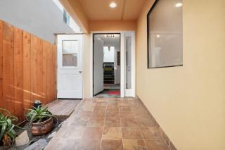 4 beds Private Unit Near BeachWalk, Golf, Trail - 6