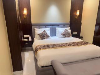 Food Plaza Hotel Shreyash Inn - Naugachhia - 4