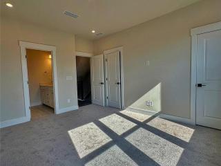 Luxurious King 3BR Townhouse Mins to Uptown CLT! - Charlotte - 2