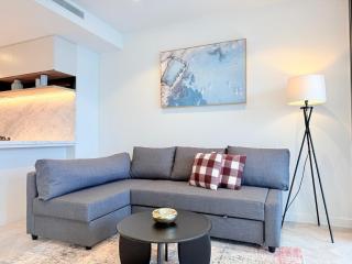 Chic 2-Bed Apt with Views & Pool at Queens Wharf - Brisbane - 0