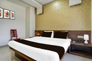 Super Townhouse Godavari Riverbank Formerly Shanti Datta Inn - Nashik - 9