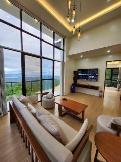 The Hillside Villa Tagaytay - Laurel - 0