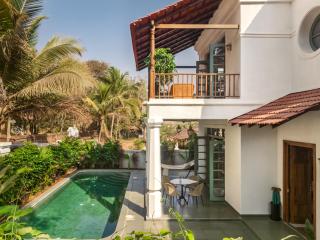 Villa Fado Assagao with 4 BHK & Big Private Pool & Garden with Balcony & Caretaker - Assagao - 8
