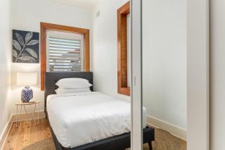 Beachside Living in Modern 2 bedroom Apartment - Sidney - 9