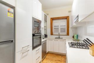 Beachside Living in Modern 2 bedroom Apartment - Sidney - 8