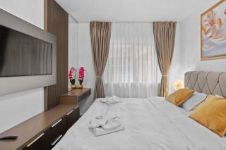 Stylish Gold Accents - 5