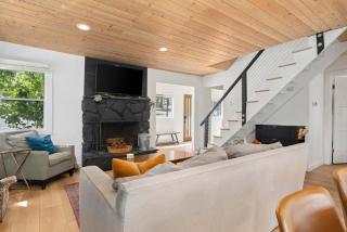 Newly Renovated Villa 6 Beds Fenced-in Backyard - Big Bear Lake - 3