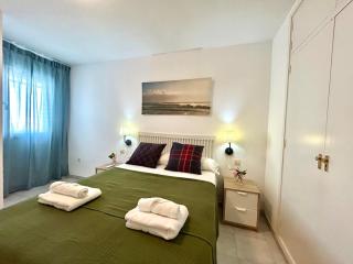 GATU Magavi Playa parking piscinas terraza "preferente para mayores de 21 años y familias" - 5