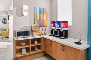 Hampton Inn by Hilton Costa Mesa Newport Beach - Costa Mesa - 2